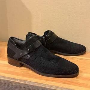Franco Sarto Sz 8 Rogue Black Perforated Suede Buckle Shooties